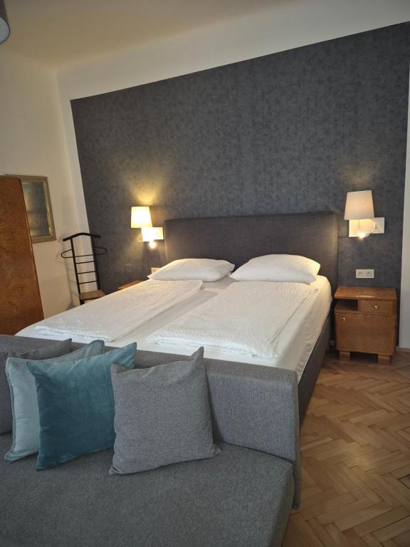 Cama o camas de una habitación en Gasthof zur Sonne