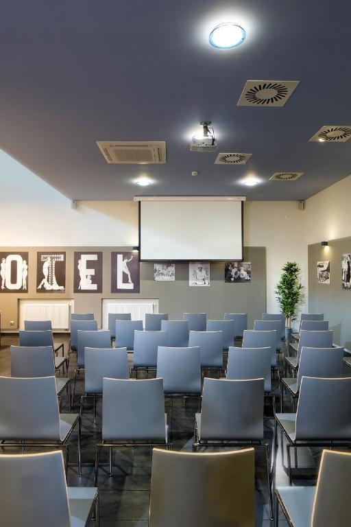 Automobil Hotel - Resim 36