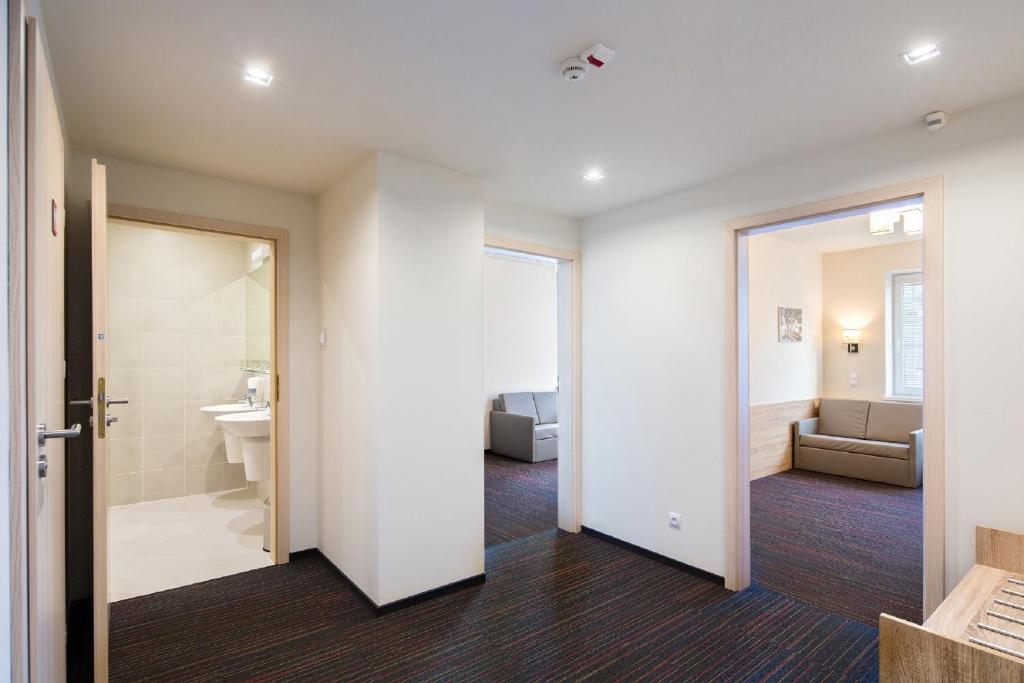 Automobil Hotel - Resim 3