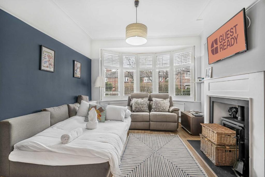 Posezení v ubytování GuestReady - Stylish home in Manchester