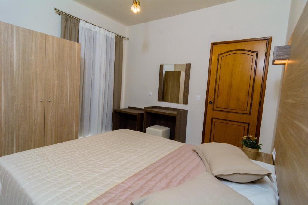 Kosmos A.G.K Studios-Apts - 10