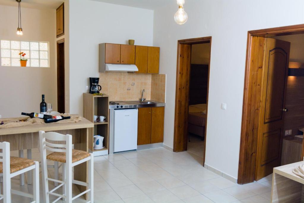 Kosmos A.G.K Studios-Apts - 11