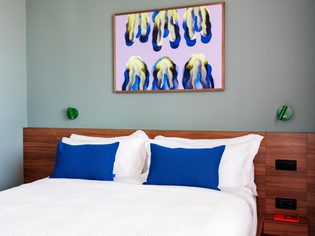 Numa Lisbon Anjos - Resim 6