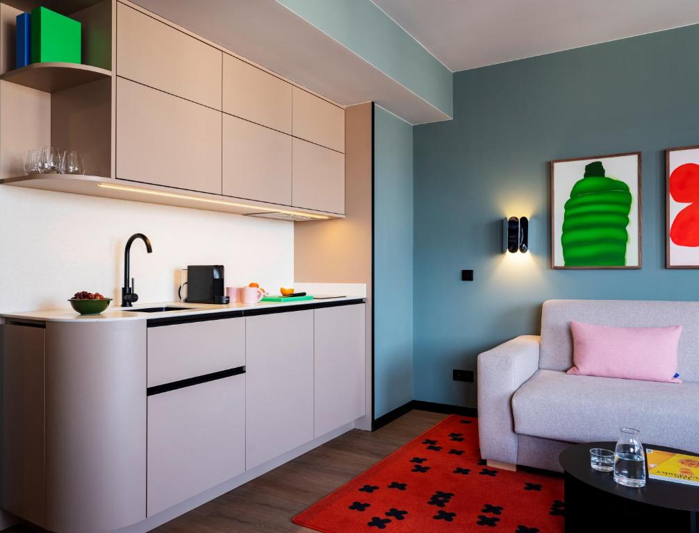 Numa Lisbon Anjos - Resim 34