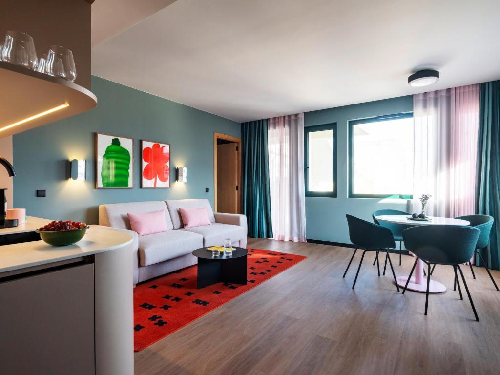 Numa Lisbon Anjos - Resim 9