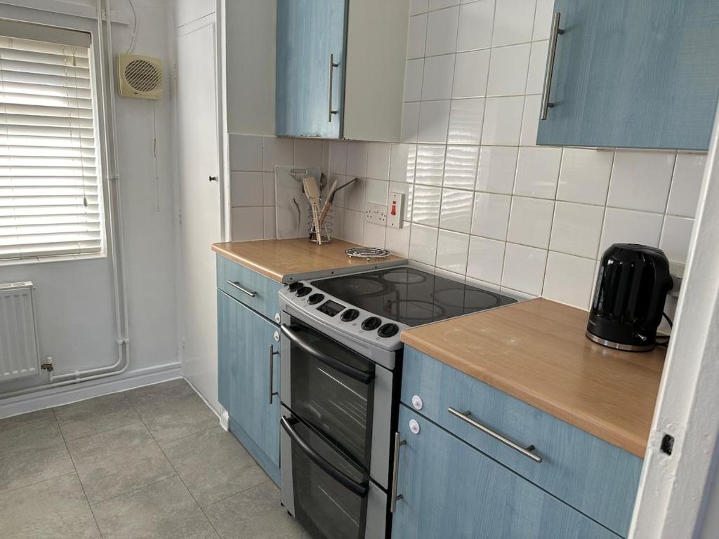 Place to stay up Ipswich near the train station, football stadium, waterfront 4