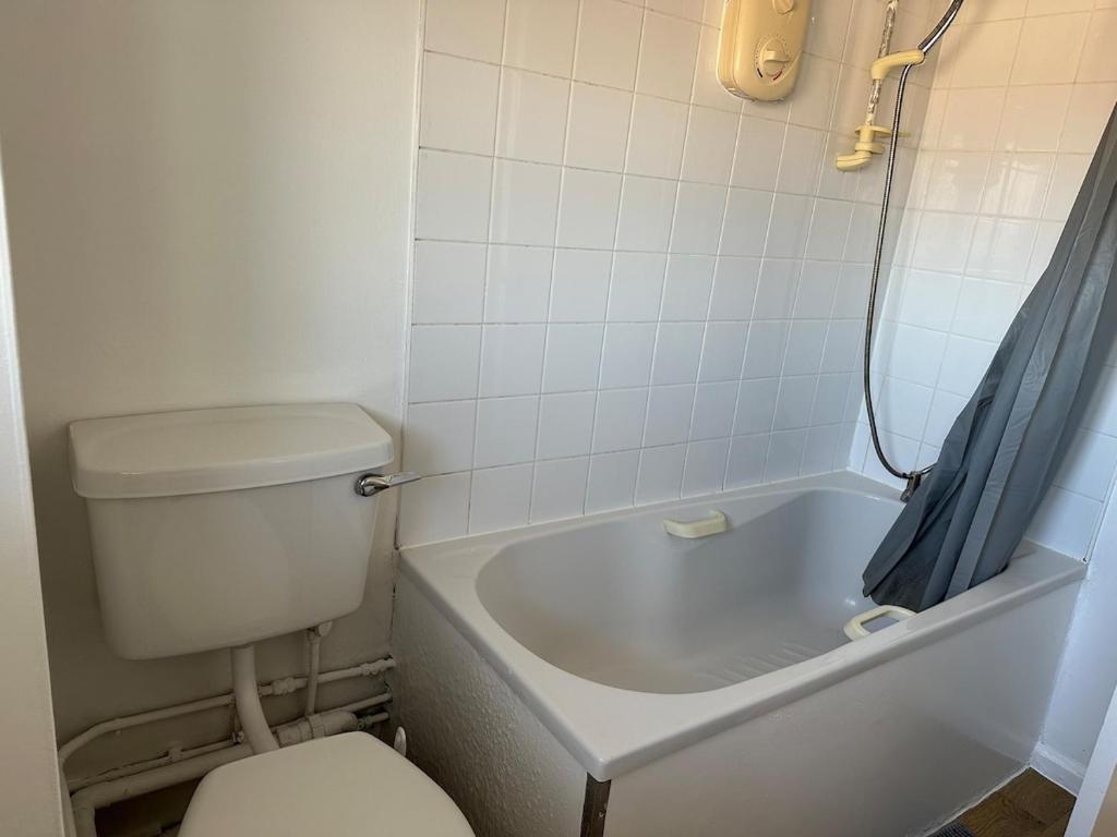 Place to stay up Ipswich near the train station, football stadium, waterfront 7