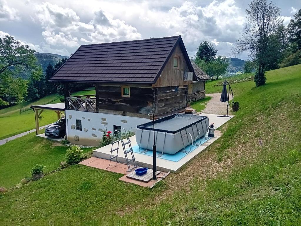 Bazén v ubytování Apartment Pajek on the Hayrack nebo v jeho okolí