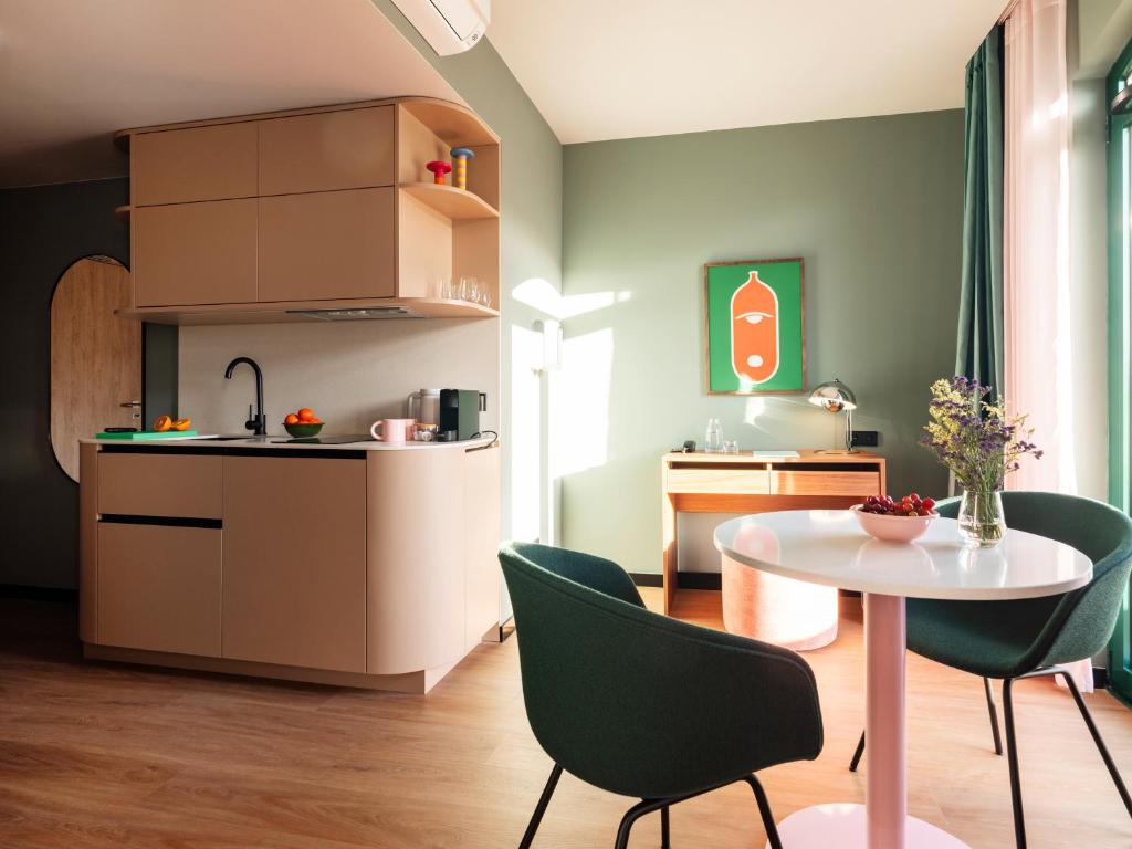 Numa Lisbon Anjos - Resim 43