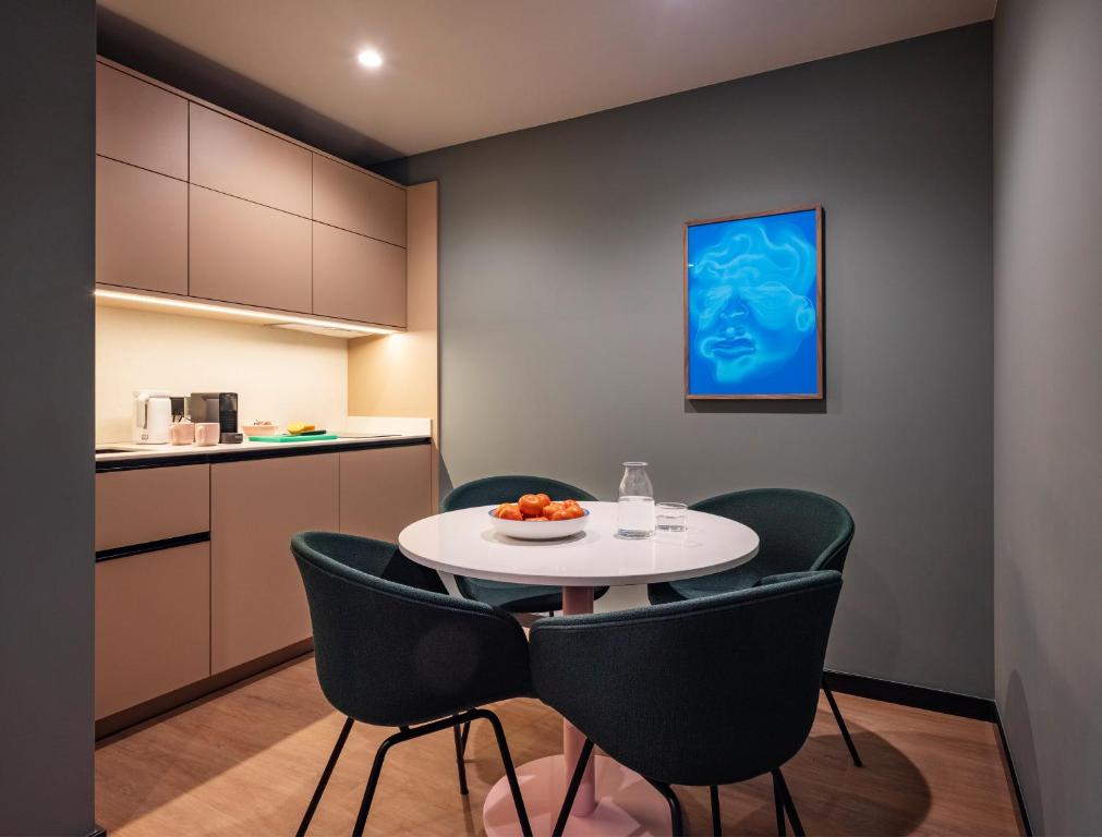 Numa Lisbon Anjos - Resim 18