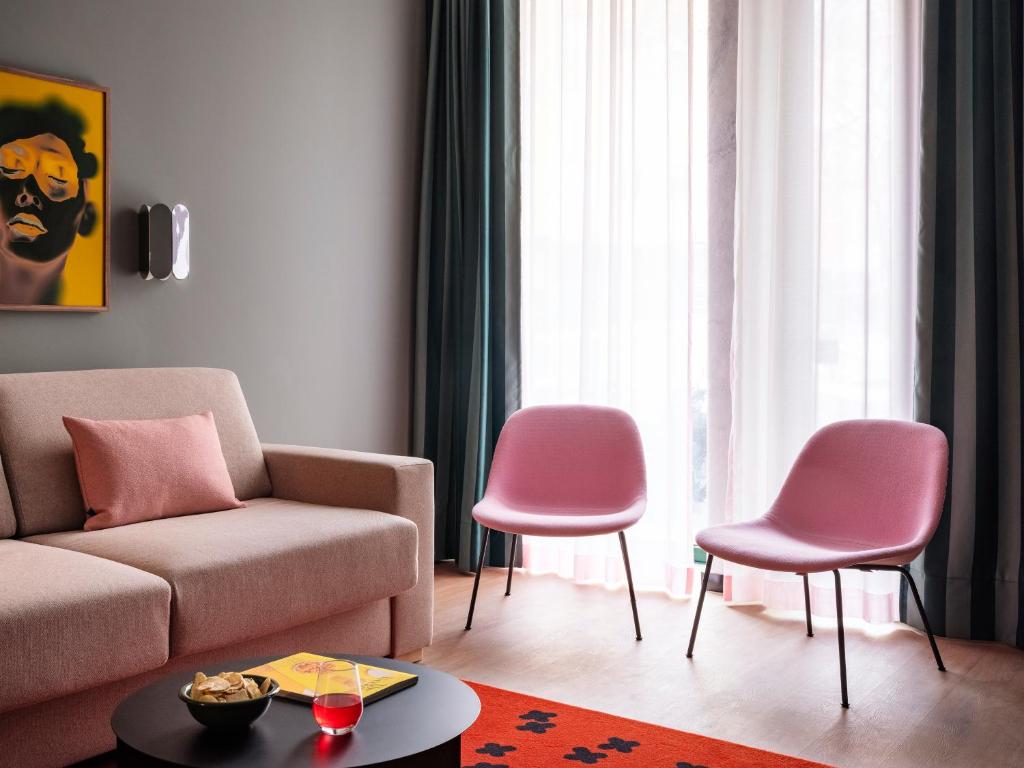 Numa Lisbon Anjos - Resim 19