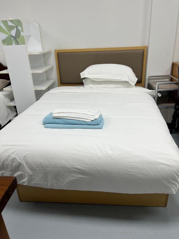 2 Double Beds, 1 Single Bed, 2 Double Sofa Beds in 1 Room, Serviced Suite 6 - Resim 10