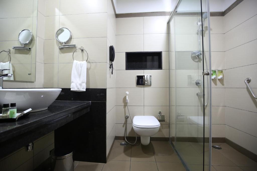 Koupelna v ubytování Kiscol Grands Hotel