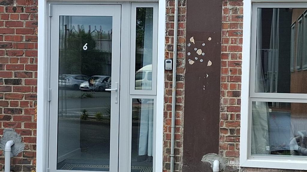 2 Double Beds, 1 Single Bed, 2 Double Sofa Beds in 1 Room, Serviced Suite 6 - Resim 40