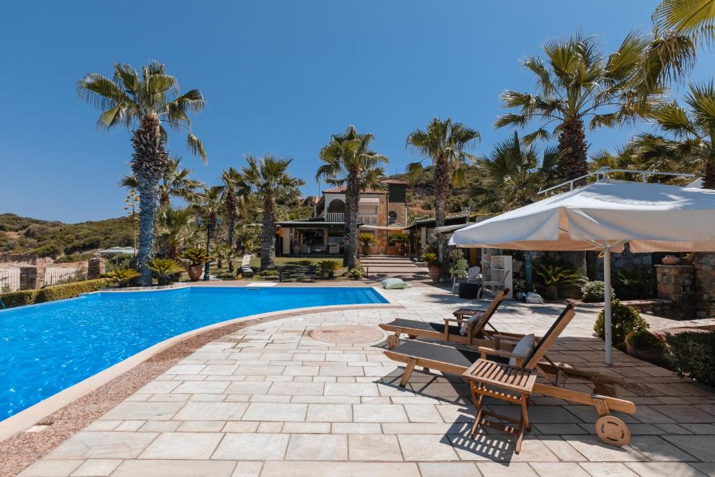 The swimming pool at or close to Talizeti Home - Adults Only