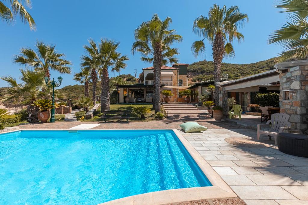 The swimming pool at or close to Talizeti Home - Adults Only