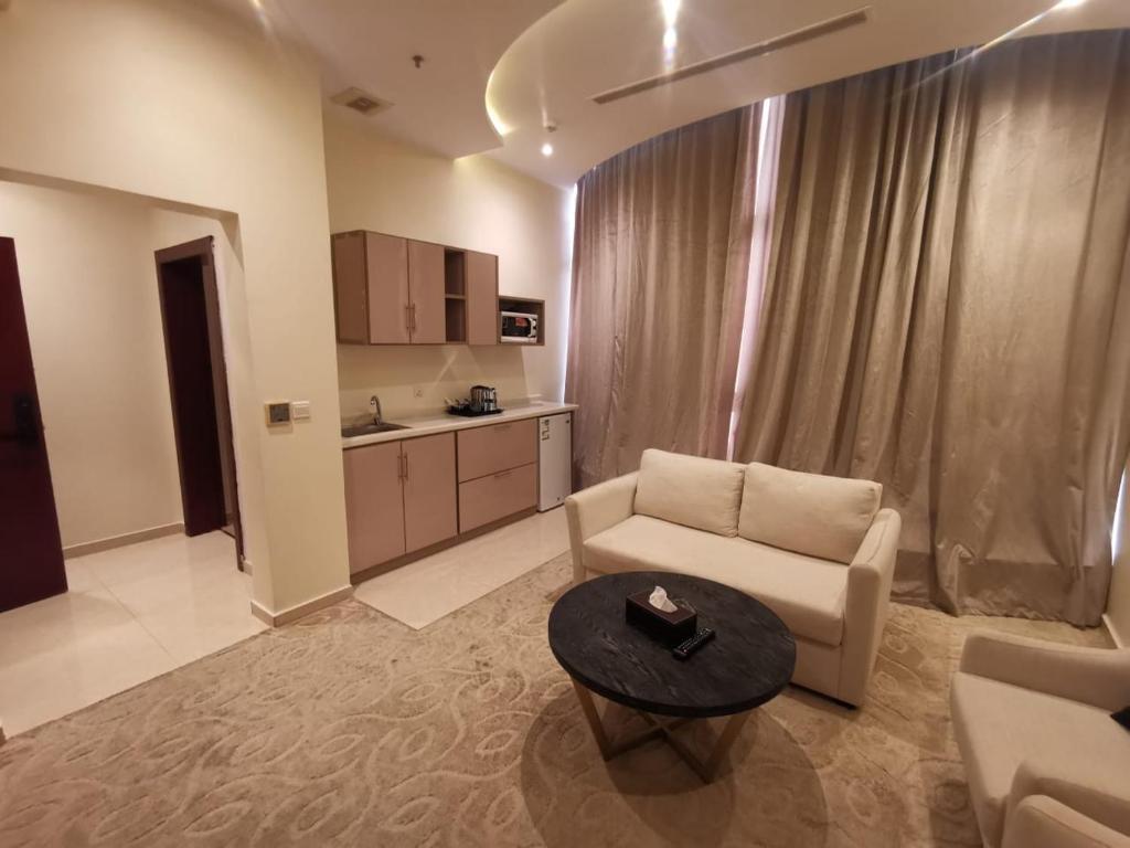 Kuchyň nebo kuchyňský kout v ubytování The S Hotel - jeddah - prince sultan street - فندق ذا اس - جده - طريق الامير سلطان