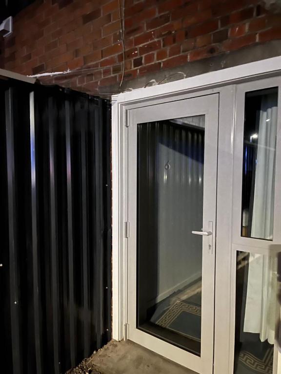 2 Double Beds, 1 Single Bed, 2 Double Sofa Beds in 1 Room, Serviced Suite 6 - Resim 36