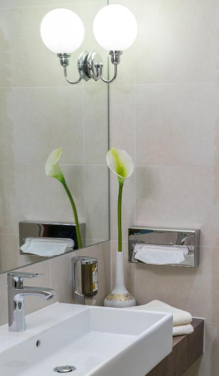 Hotel Holl - Single Room