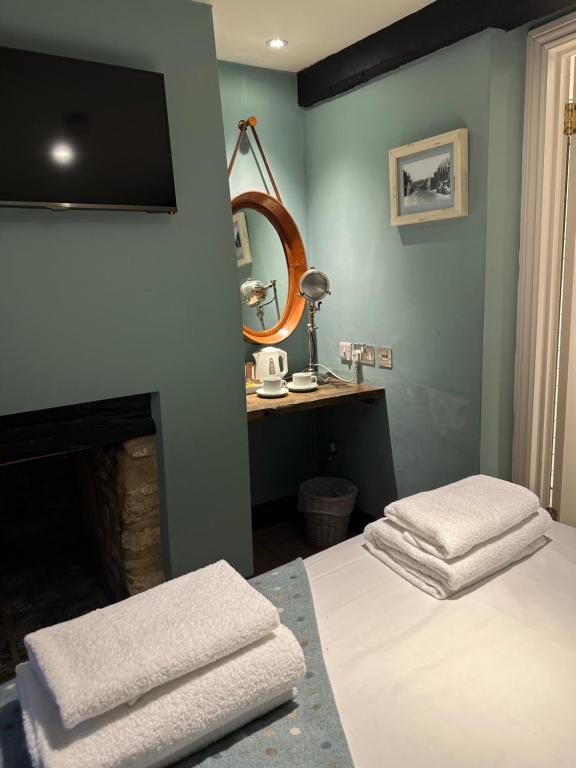 The Golden Pheasant Inn - Standard Double Room