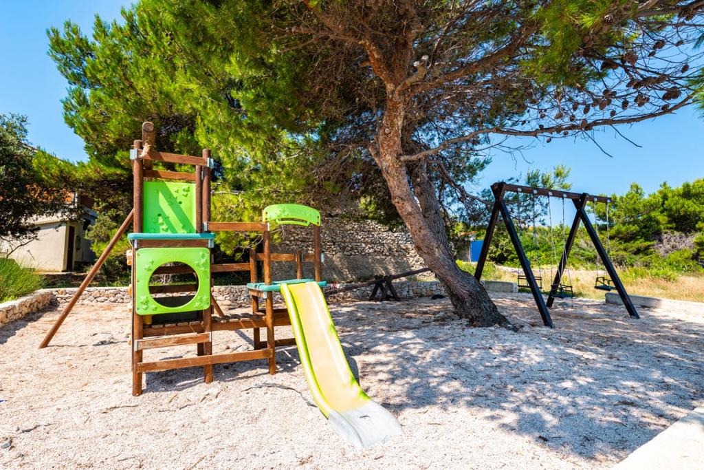 Herní místnost nebo prostor pro děti v ubytování Caravan near the sea 2