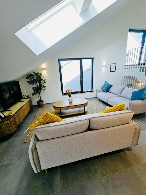 Posezení v ubytování Spacious 3 bedroom with large terrace and parking-SHUT1