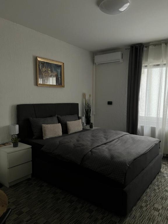 Postel nebo postele na pokoji v ubytování LuxRooms - Hotel type with private jacuzzi