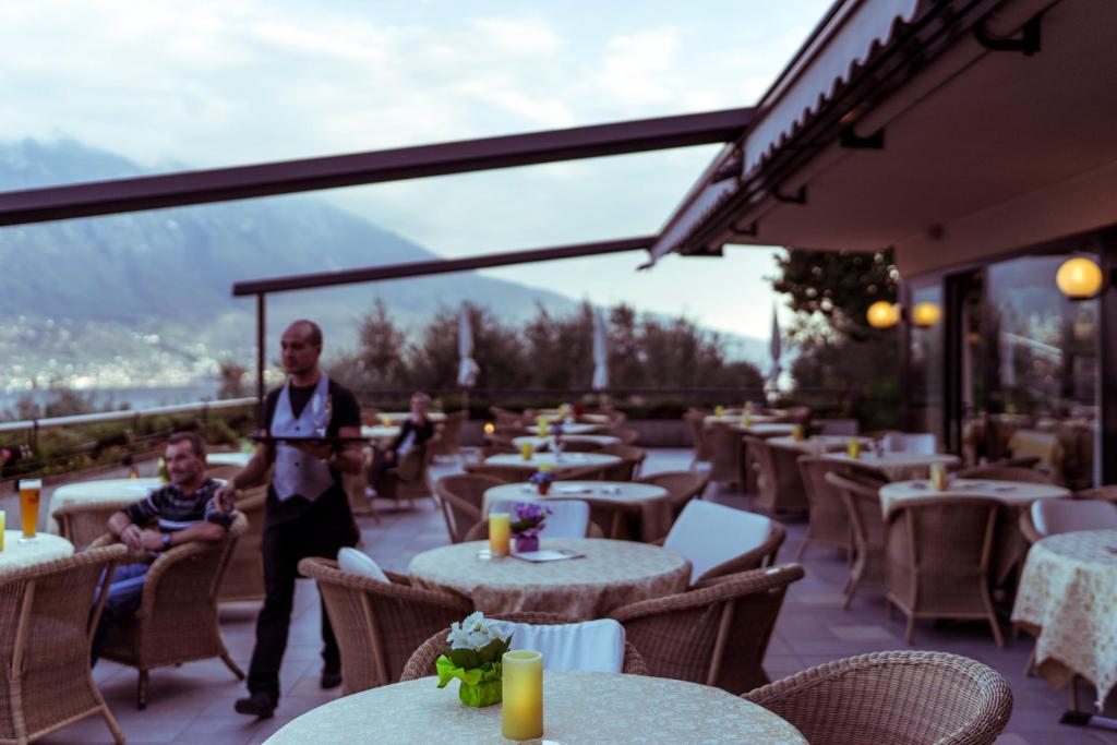 Nespecifikovaný výhled na hory nebo výhled na hory při pohledu z hotelu