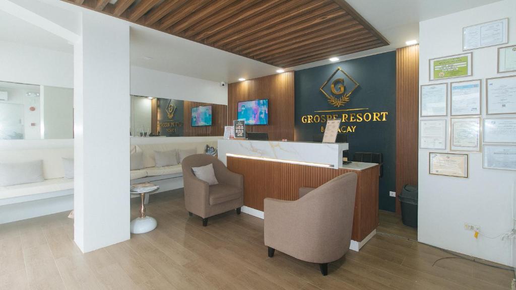 TV a/nebo společenská místnost v ubytování Grospe Resort Boracay by RedDoorz