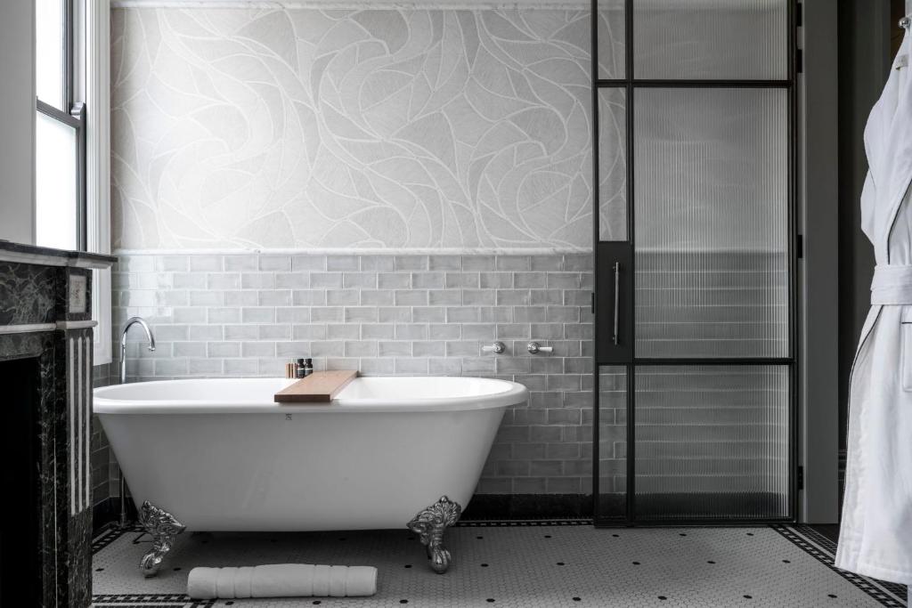 The Grand National Hotel by Saint Peter - Resim 36