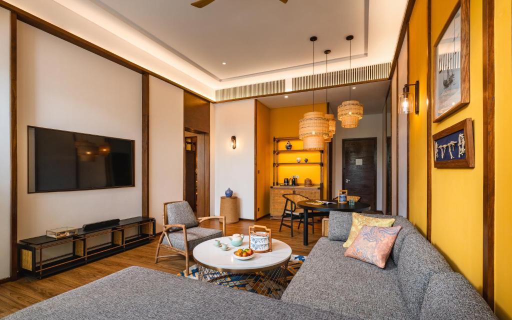 Posezení v ubytování Hotel Indigo Bintan Lagoi Beach by IHG