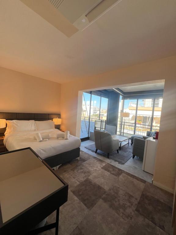 Lighthouse Hotel - Resim 6