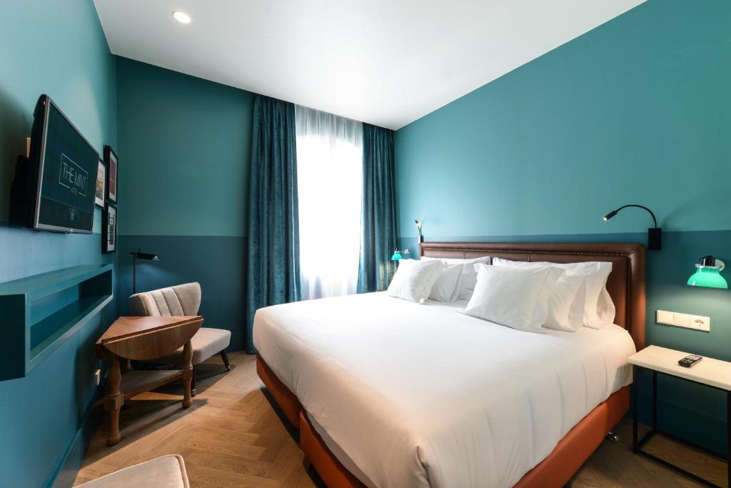 
Two Connecting Double Rooms
