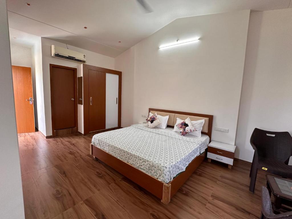 Postel nebo postele na pokoji v ubytování Yug Villa