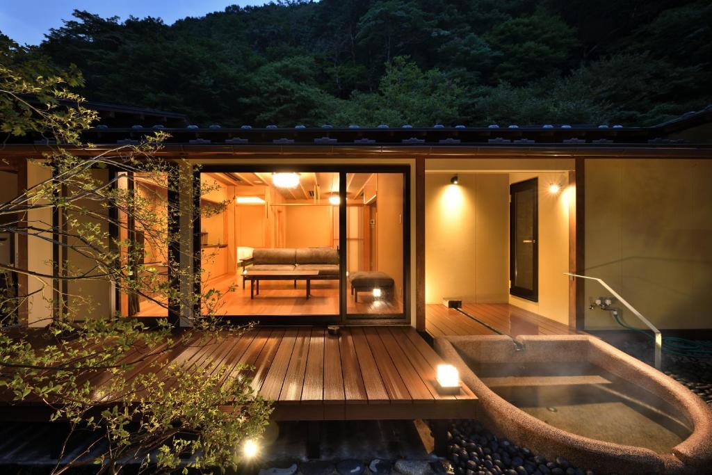Fotografie z fotogalerie ubytování 鹿覗きの湯つるや v destinaci Nakanojo