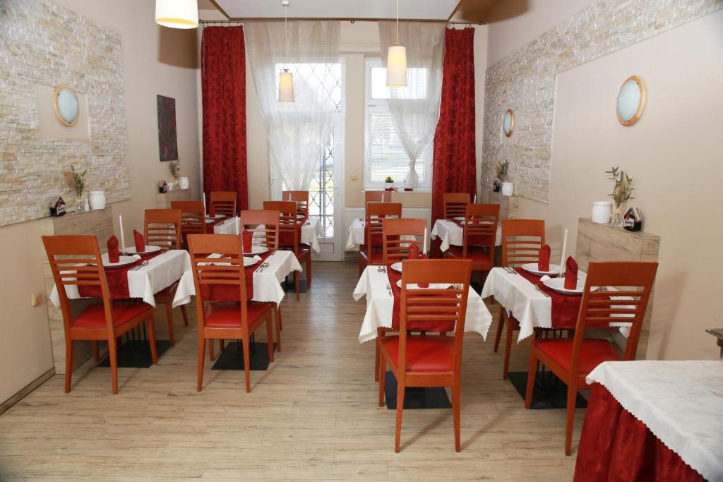 Wellness Penzion Kroměříž - Zlobice - Deluxe Double Room (2 Adultos + 1 Niño)
