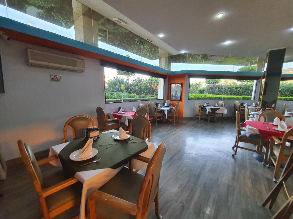Hotel Alcampo photo