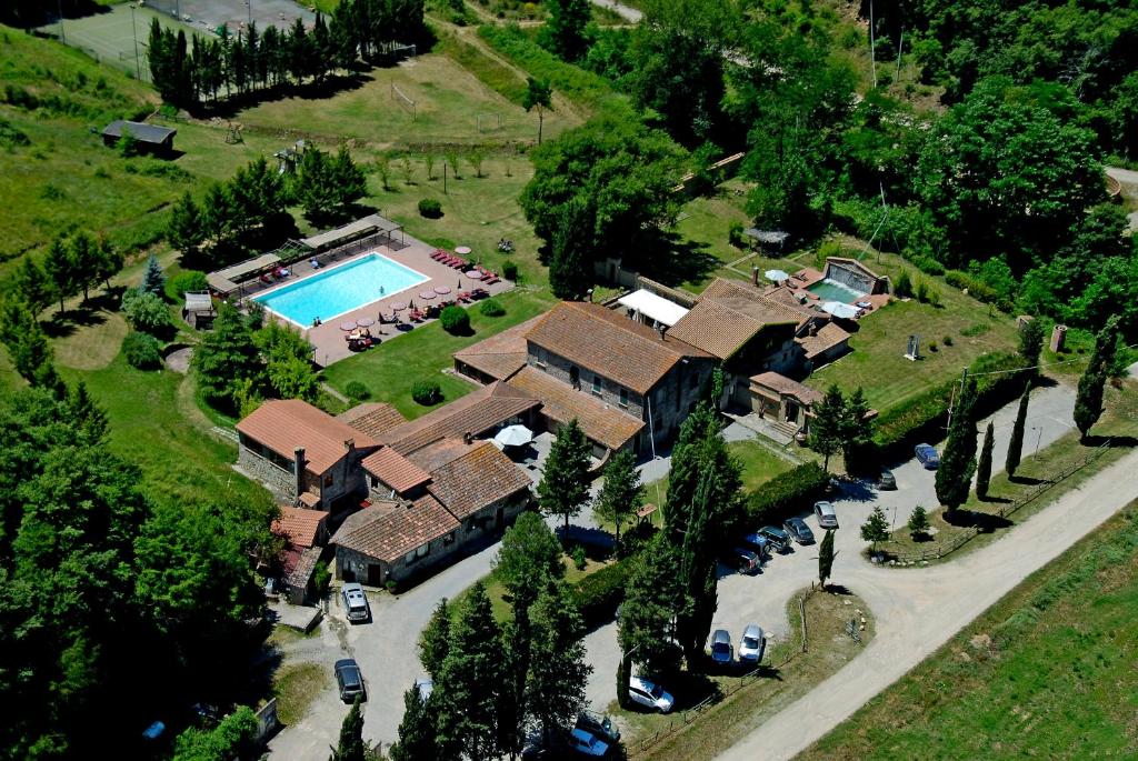 Bazén v ubytování La Casella Antico Feudo di Campagna nebo v jeho okolí