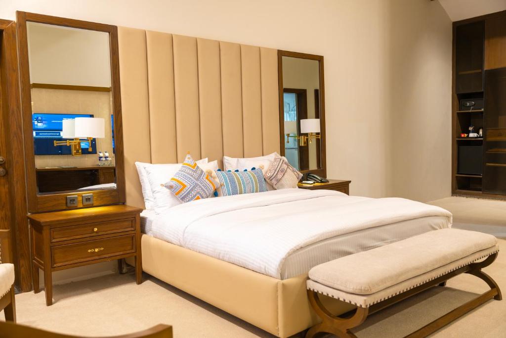 Postel nebo postele na pokoji v ubytování K2 Hotel by Green Pak Skardu