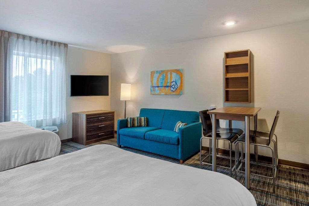 MainStay Suites Newnan Atlanta South - Queen Suite With Sofa Bed - Non-Smoking