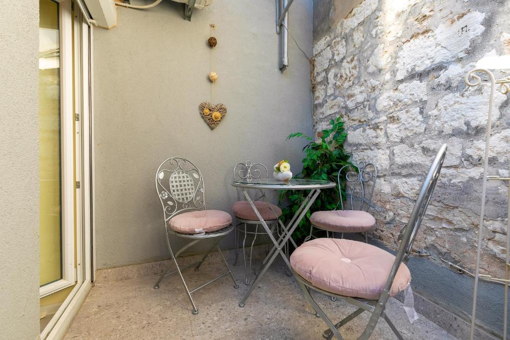 Fotografia z galérie ubytovania Duplex Apartment Camelia in charming Old town v Rovinj