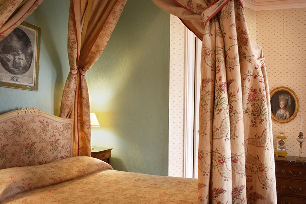 Chateau de Varambon - Suite With Mountain View