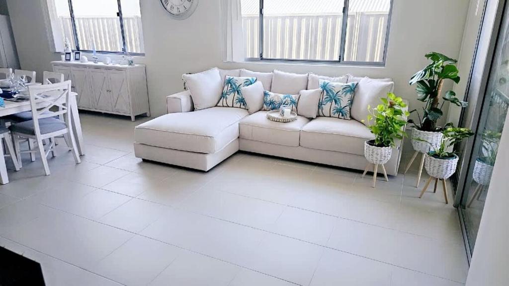 Χώρος καθιστικού στο Eglinton Elegance - Hamptons Retreat