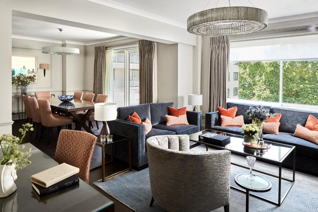 Et opholdsområde på Arlington House Apartments