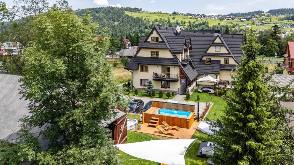 Výhľad na hory alebo výhľad na hory priamo z apartmánového hotela