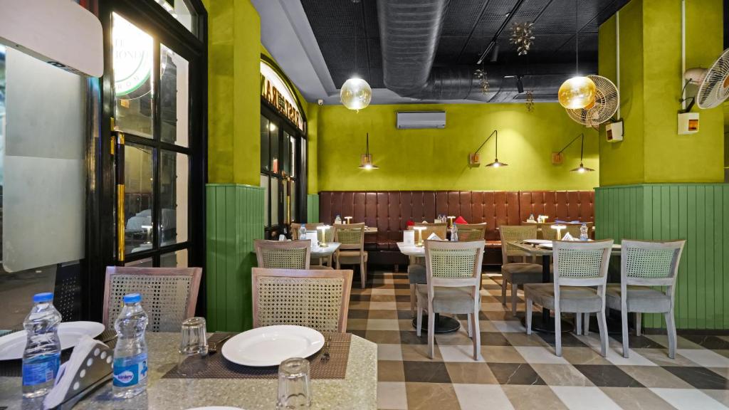 Restaurace v ubytování Hotel Ajanta - Colonial Charm Award Winning Luxury Hotel in the Heart of the City