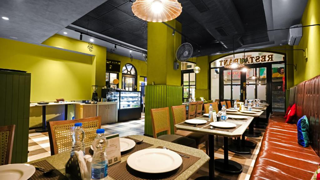 Restaurace v ubytování Hotel Ajanta - Colonial Charm Award Winning Luxury Hotel in the Heart of the City