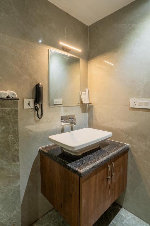 Koupelna v ubytování Royal Prime - A City Center Boutique Hotel In Jaipur