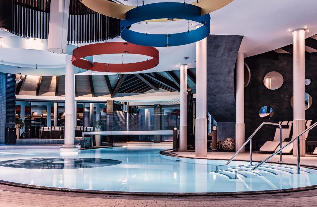 Bazén v ubytování Familienresort Ellmauhof - das echte All Inclusive nebo v jeho okolí