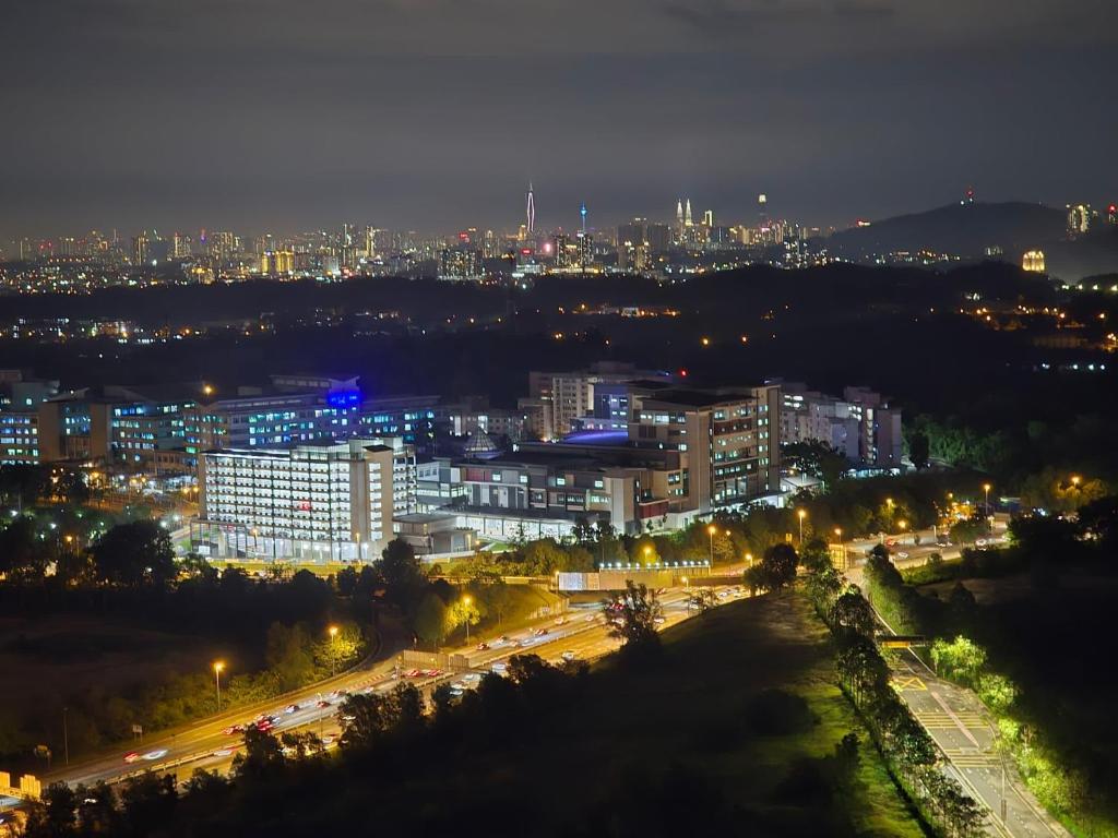 Nespecifikovaný výhled na destinaci Putrajaya nebo výhled na město při pohledu z apartmánu